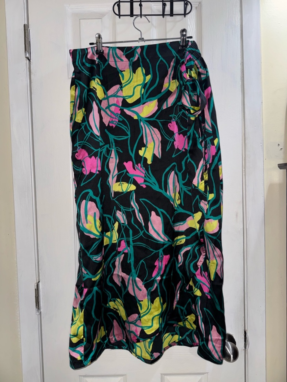 Cero Moda Black Floral Midi Skirt with Pink, Yellow & Teal Print Size M NWT